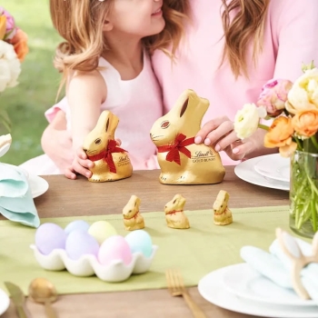 TORT WIELKANOCNY TORCIK SŁODKOŚCI Z ZAJĄCZKIEM LINDT